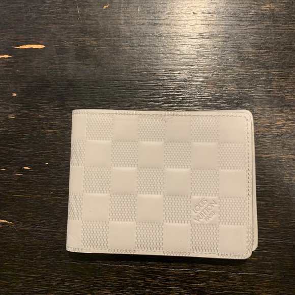 LOUIS VUITTON DAMIER INFINI WHITE LEATHER MULTIPLE WALLET - Picture 1 of 2